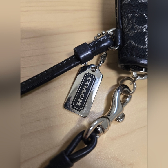 COACH Lurex Black Gray Silver Wristlet - Picture 4 of 13